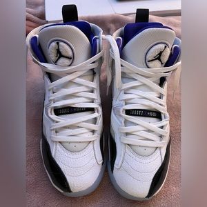 Grade School Jumpman Two Trey